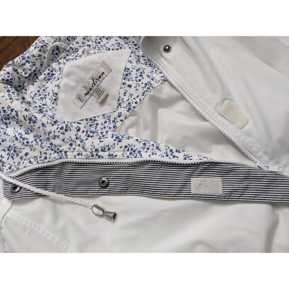 1 MADISON White Midweight Jacket w/ Blue Floral Trim Hidden Hood Size M - Picture 2 of 5
